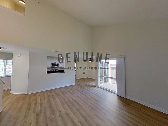 4th image of 131 E Wilson St #2