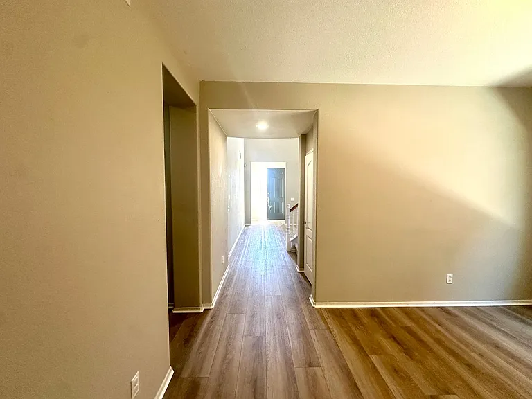 36026 Kiel Ct — Photo 9