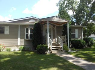 203 NW California St, Brownsdale, MN 55918