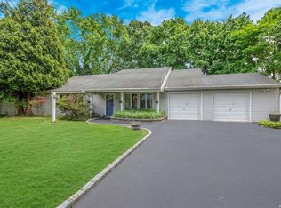 1 Cape Cod Pl, Coram, NY 11727