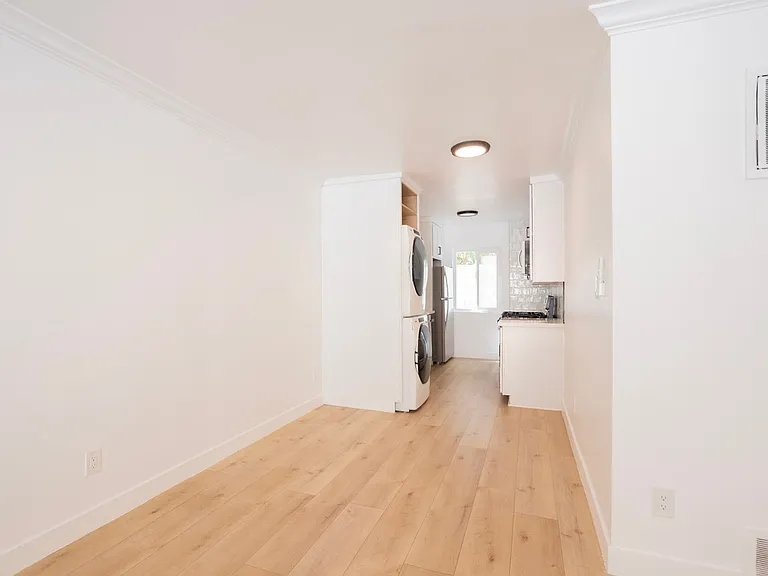748 N Hudson LLC — Photo 6