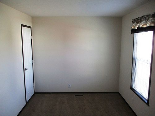 3rd image of 548 Continental Cir