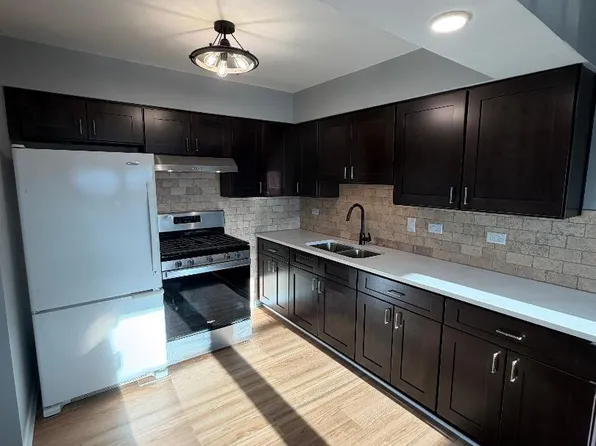 7142 W 85th St, Bridgeview, IL 60455