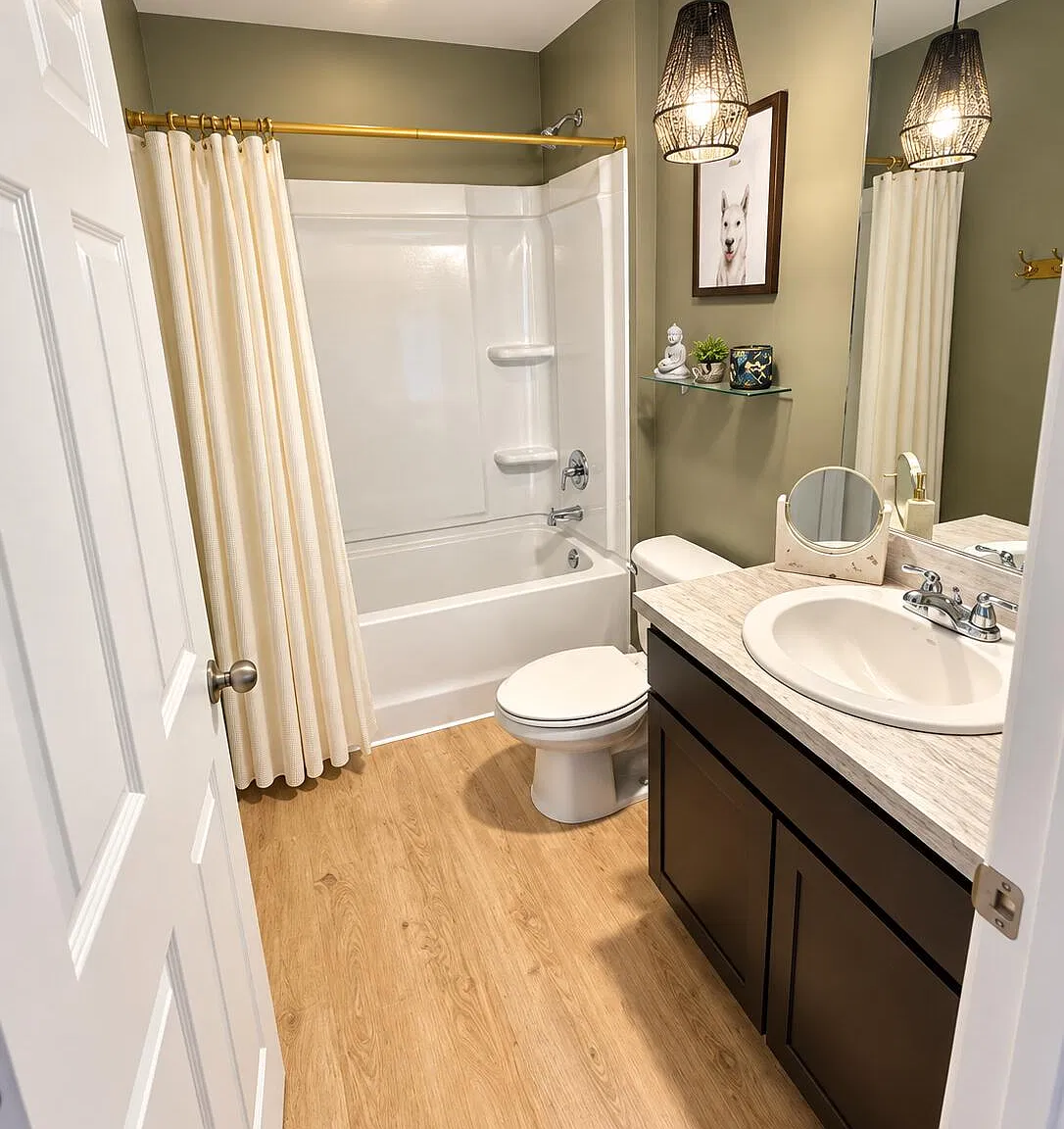 3 bed, 2.0 bath, 1528 sqft, $2,600 — Photo 2