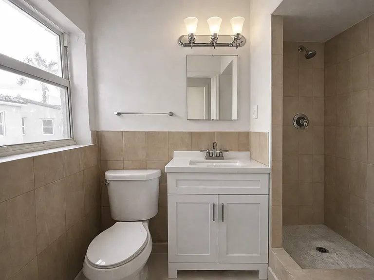 2647 Lincoln St #21 — Photo 8