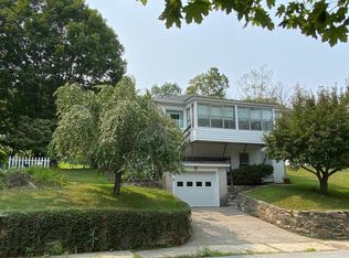 23 Southridge St, Springfield, VT 05156