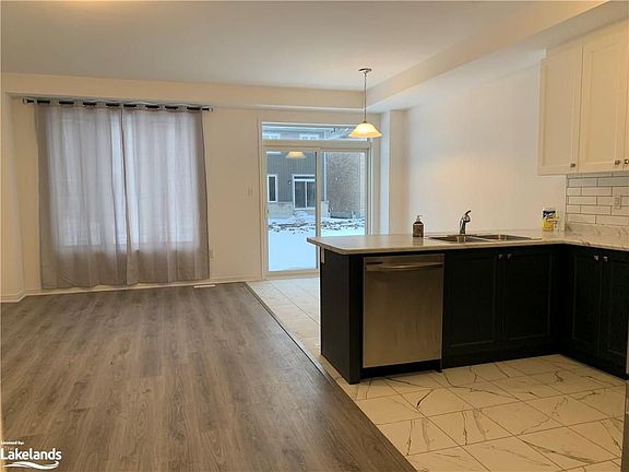 3rd image of 17 Kirby Ave