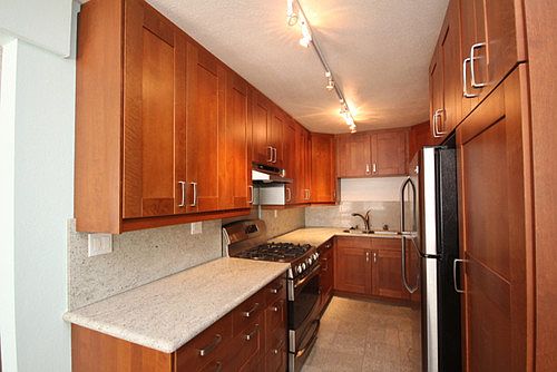 5th image of 497 El Molino Ave Unit 210