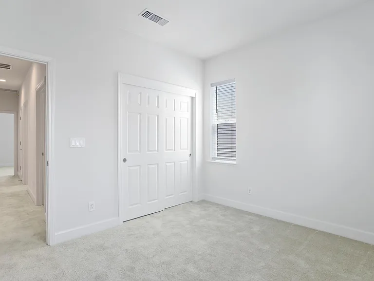 2926 Granger St — Photo 7
