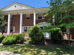 22 Manor Dr #205, Red Bank, NJ 07701
