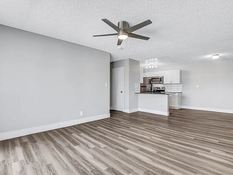 3600 University Center Dr — Photo 8