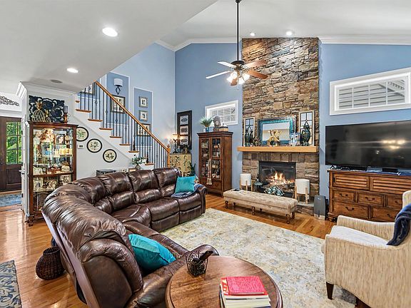 5th image of 210 Placid Forest Ct
