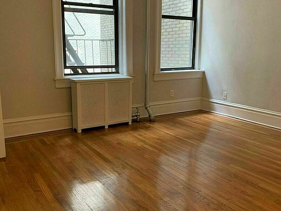 5th image of 220 W 98th St APT 8G