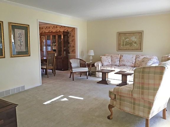 3rd image of 8116 Capitol Dr