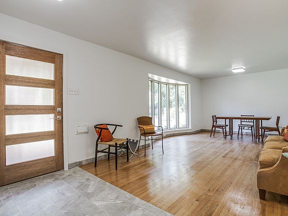 3rd image of 9051 Fringewood Dr
