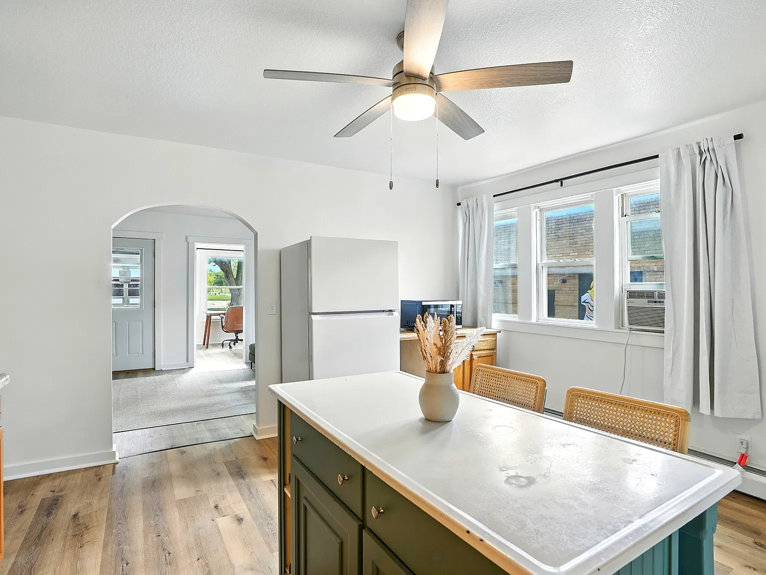 1208 Ellis Boulevard NW — Photo 2