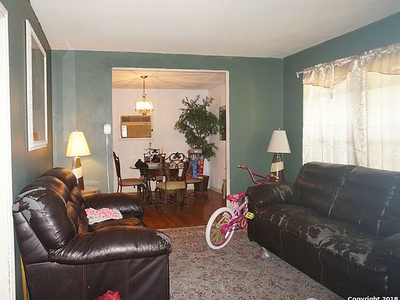 3rd image of 2282 Hays St
