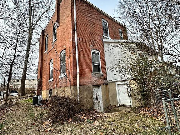 5th image of 710 Sanders Ave