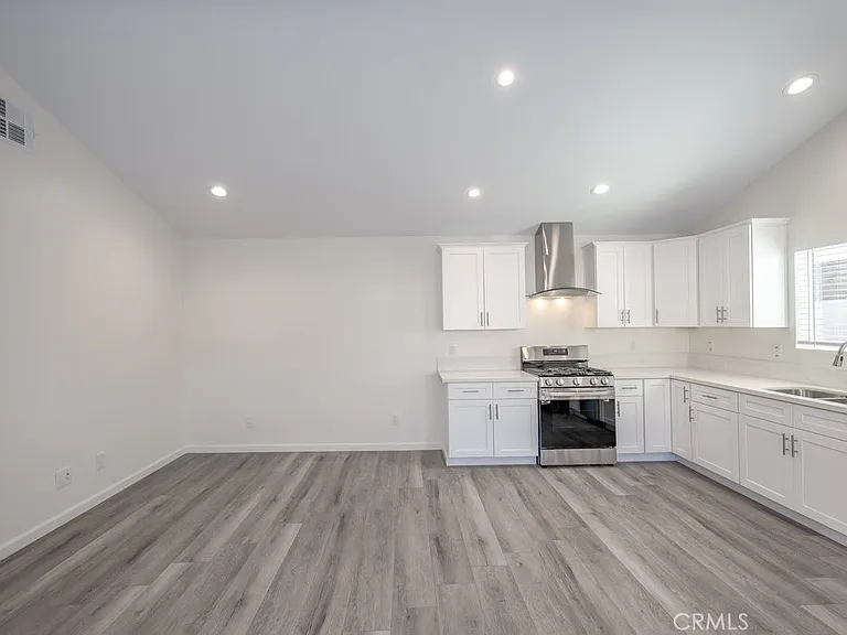 6237 Agnes Ave — Photo 4