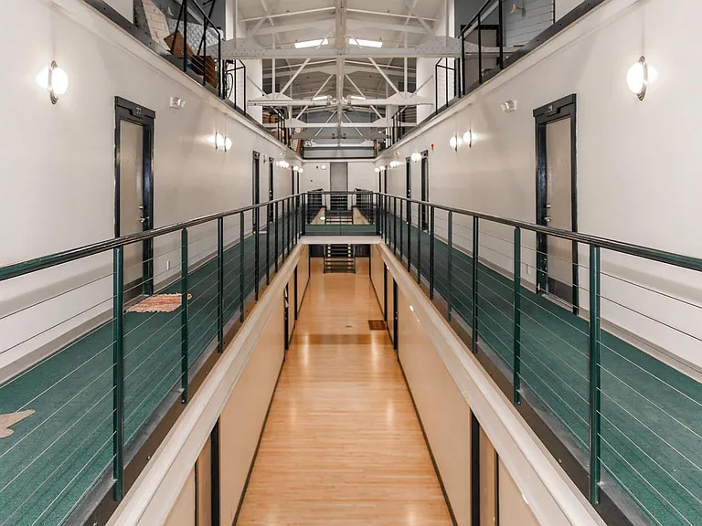 Armory Loft — Photo 15