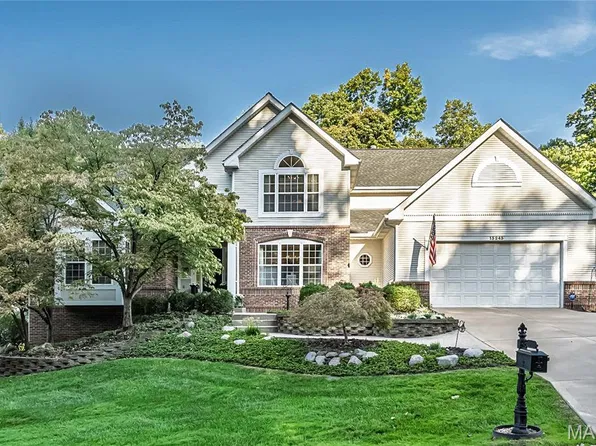 13243 Weatherfield Dr, Saint Louis, MO 63146