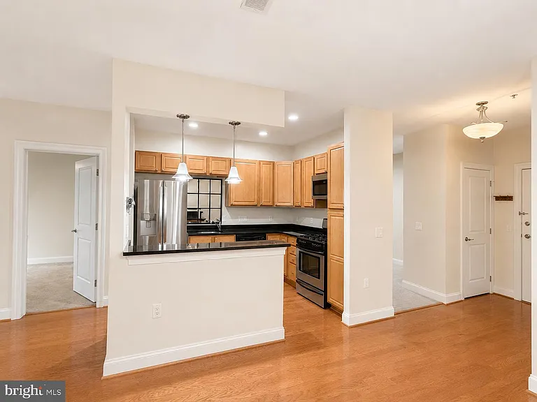 38 Maryland Ave #335 — Photo 14