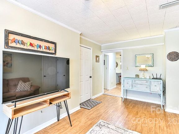 3rd image of 318 S College Ave