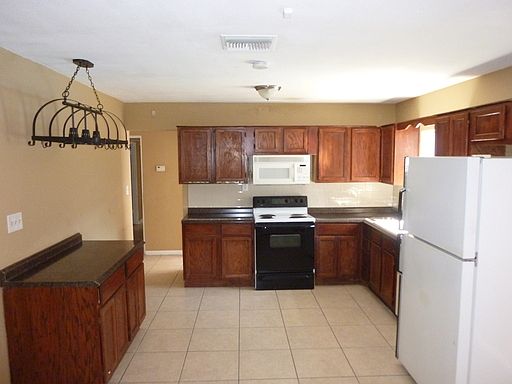 2nd image of 5872 Bolling Dr
