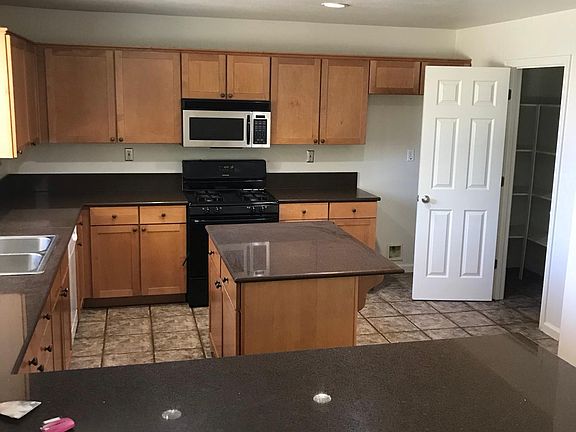 3rd image of 3268 Jonathen St