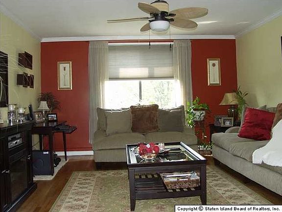 2nd image of 850 Howard Ave APT 2E