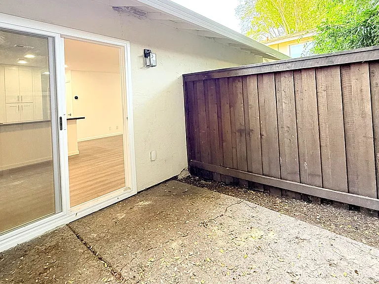 481 Carillo Ct — Photo 29