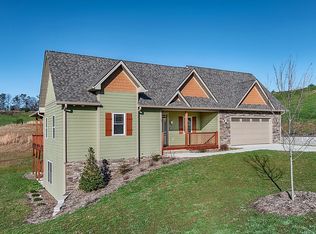 38 Tamerlane Way, Leicester, NC 28748