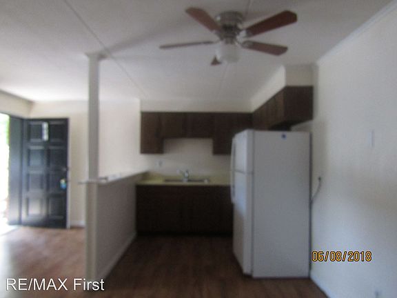 3rd image of 157 S Magnolia St