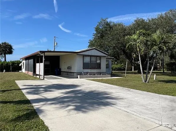 27300 Duvernay DR, BONITA SPRINGS, FL 34135