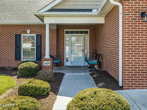 4th image of 1609 Wisteria View Way