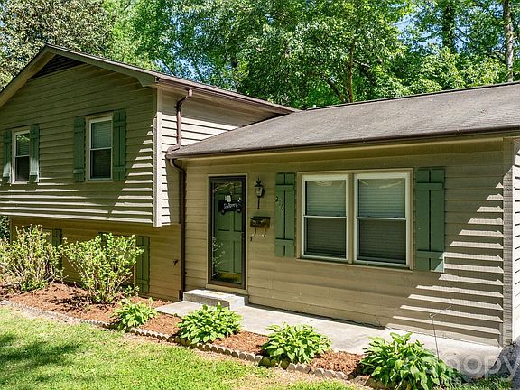 5th image of 216 Davis Dr