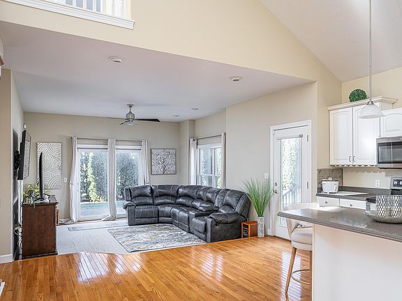 5th image of 2559 Canterbury Rd