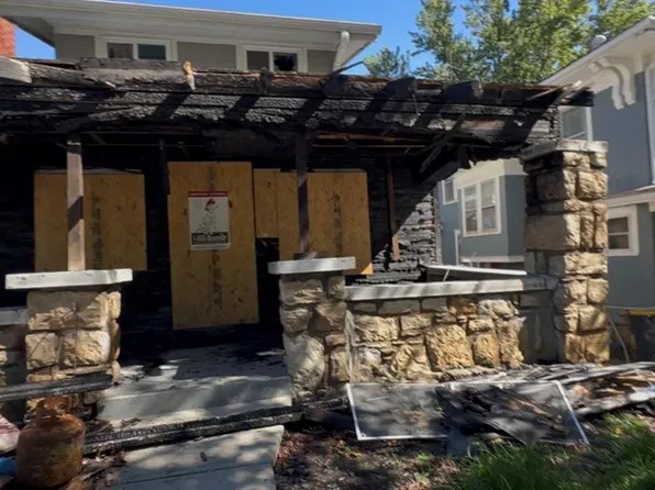 5043 Agnes Ave, Kansas City, MO 64130