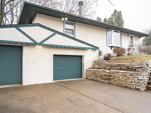 5th image of 2215 Shawnee Dr