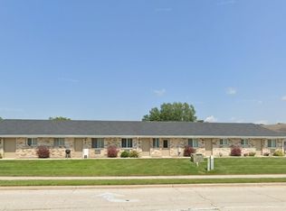 700 W State St APT 5, Hartford, WI 53027