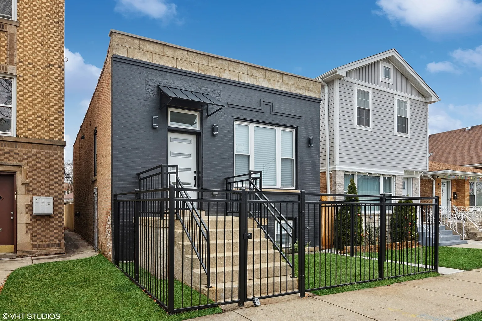 4330 W Walton St photo 1