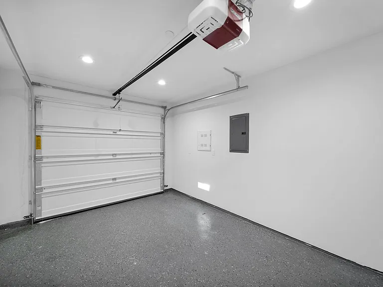 11522 Emelita Property LLC — Photo 33