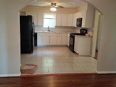 2nd image of 112 Greer St