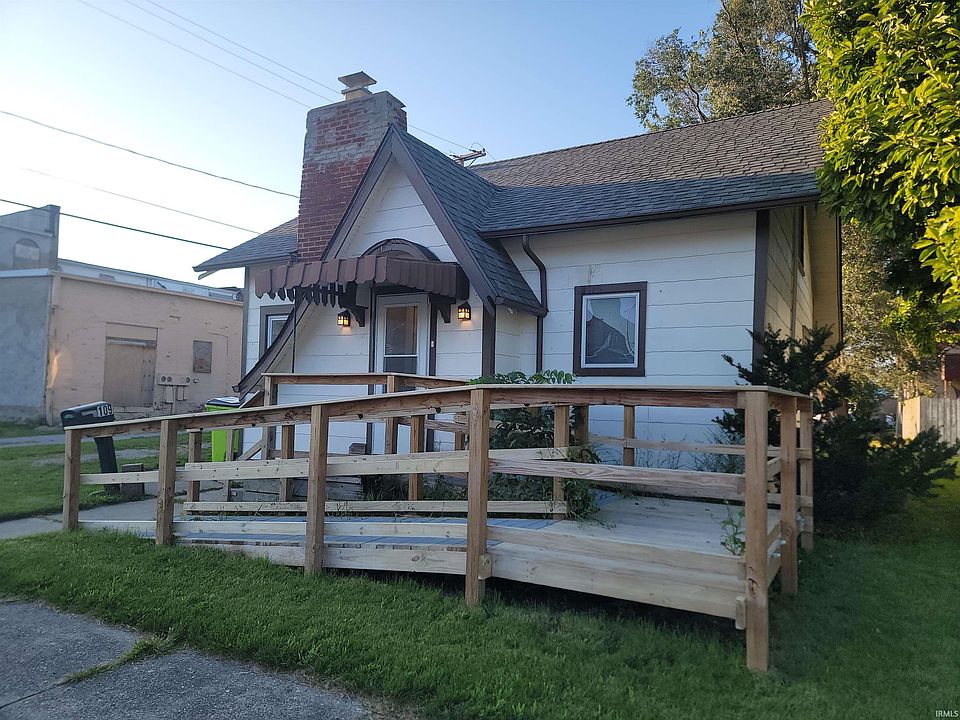 1st image of 109 E Oak St