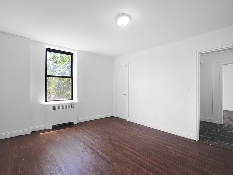 30 Greenwich Ave #6B — Photo 3