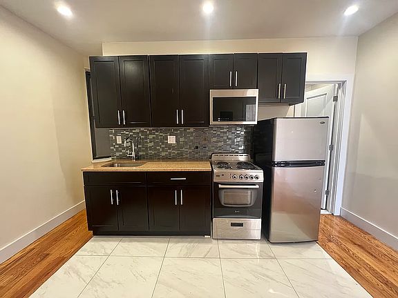 5th image of 1020 Bergen St APT 1
