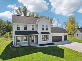 W251N2337 Valleyview Cir, Pewaukee, WI 53072