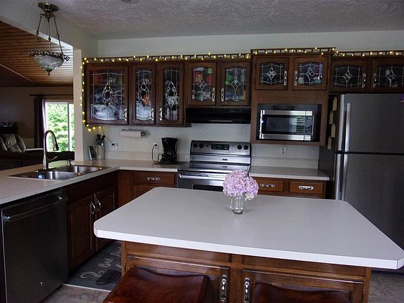 2nd image of 2255 Whitetail Dr