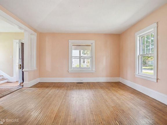 2nd image of 1206 S Elm St