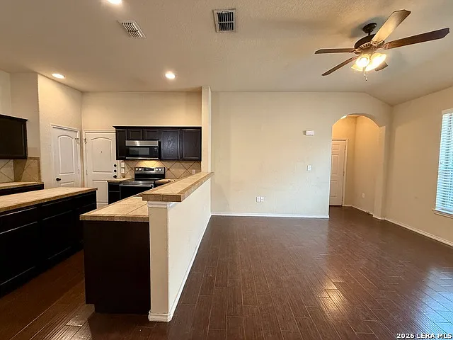 685 Creekside Cir — Photo 9